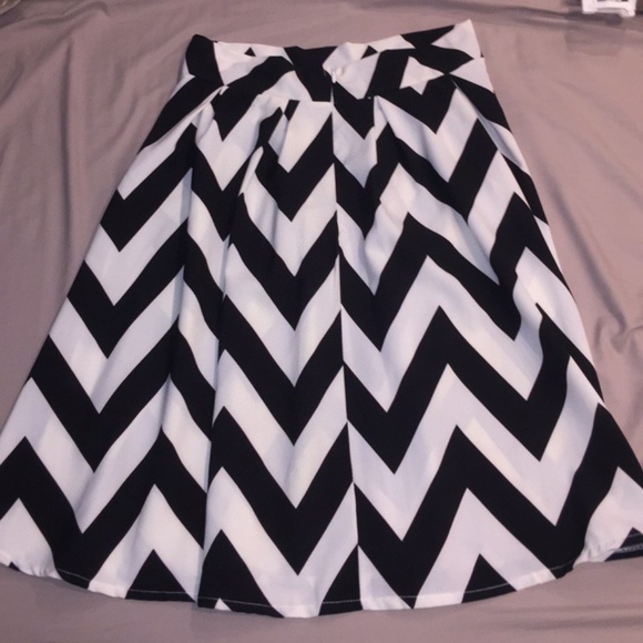 Midi Flowy Summer Skirt - Picture 2 of 3